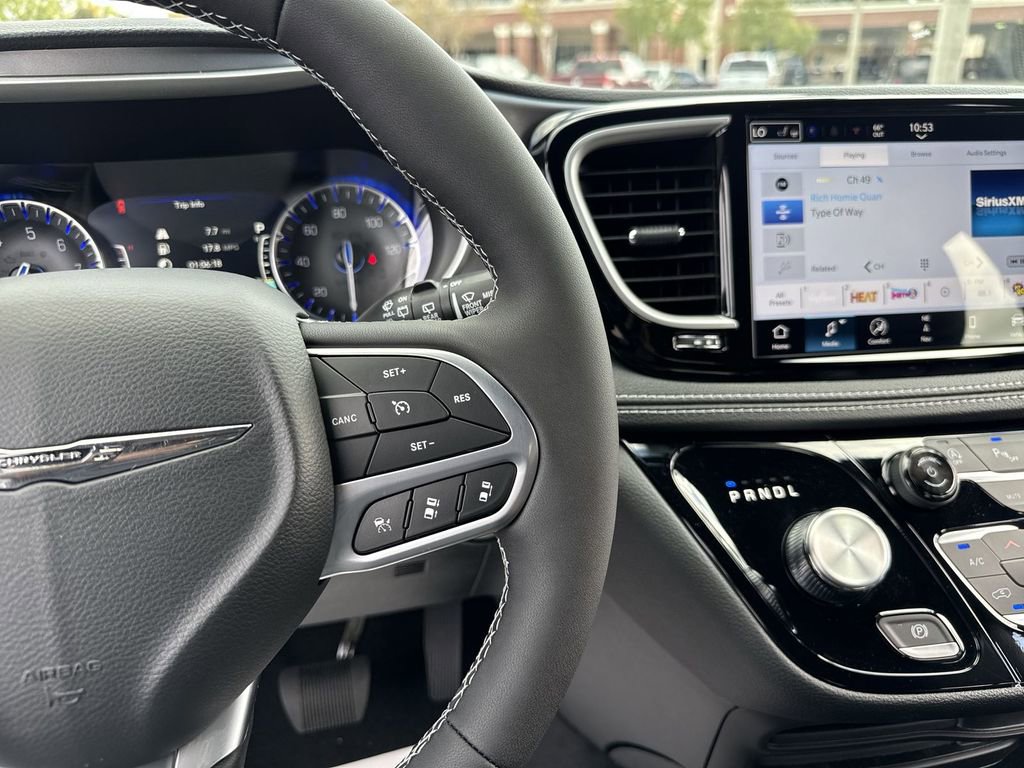 New 2026 Chrysler Pacifica Select FWD image 15