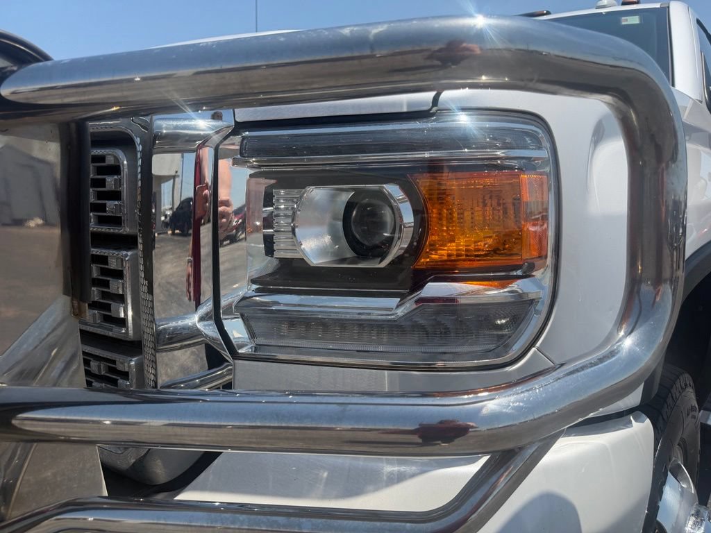 Used 2018 GMC Sierra 3500 Denali w/ Duramax Plus Package AWD/4WD image 5