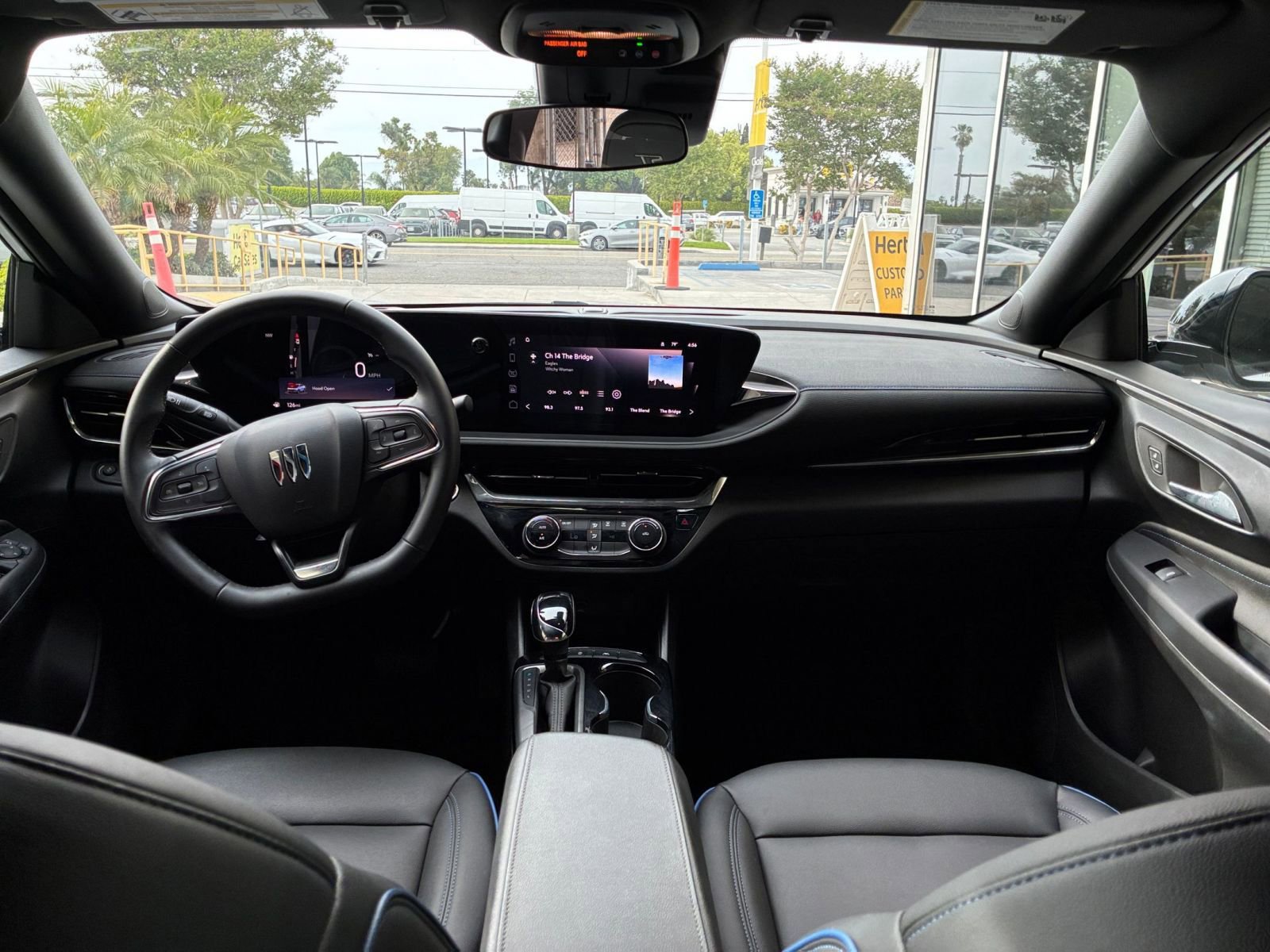 Used 2025 Buick Envista Sport Touring image 33