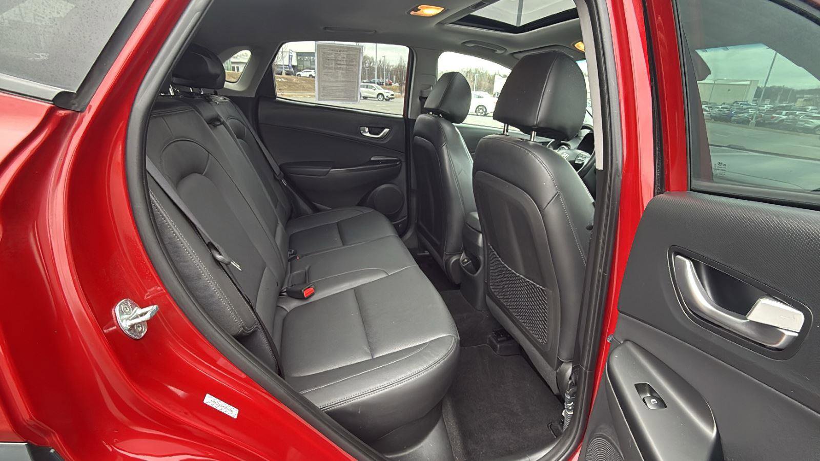 Used 2022 Hyundai Kona Limited image 19