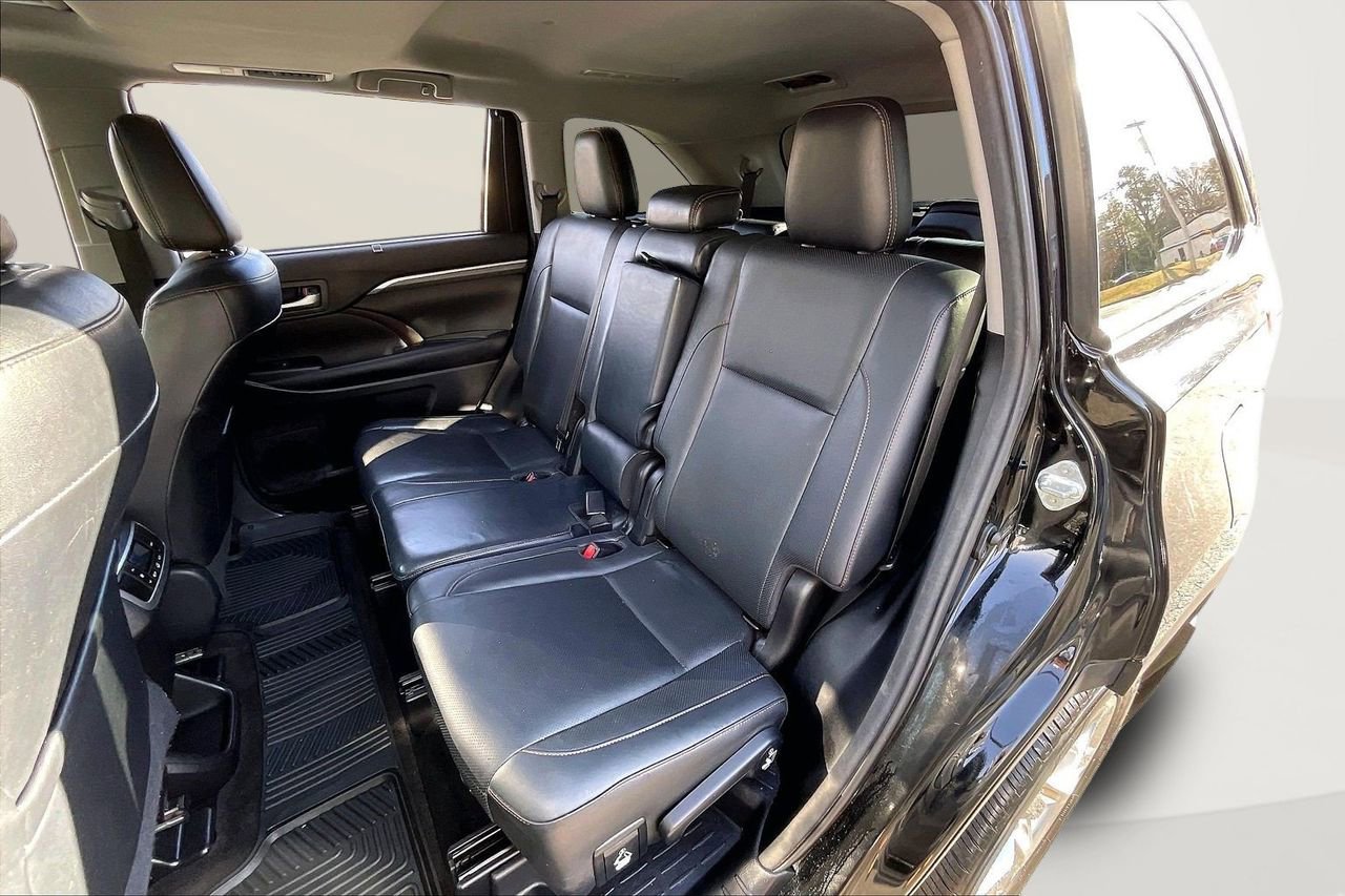 Used 2018 Toyota Highlander Limited image 24