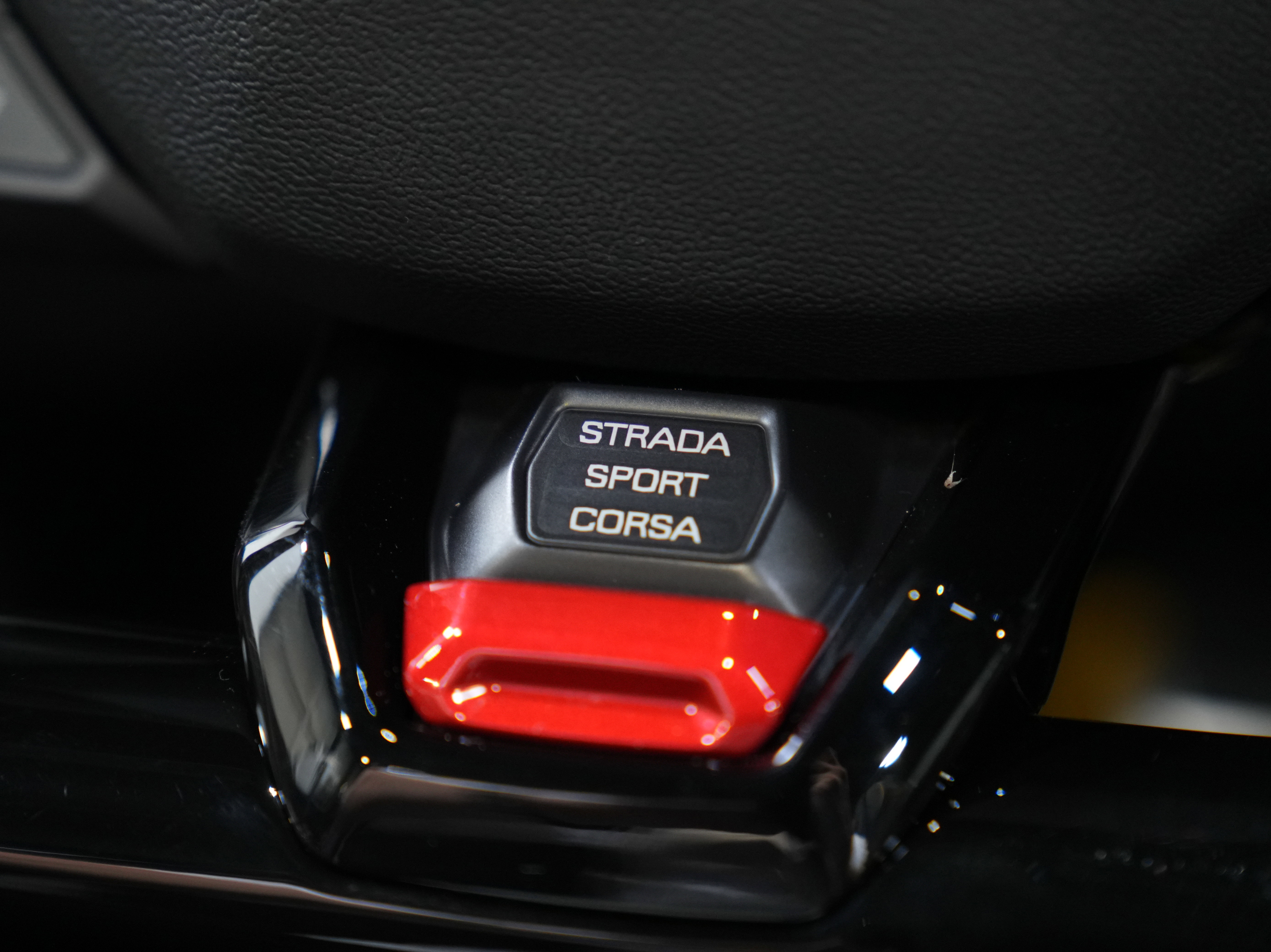 Used 2024 Lamborghini Huracan EVO image 52