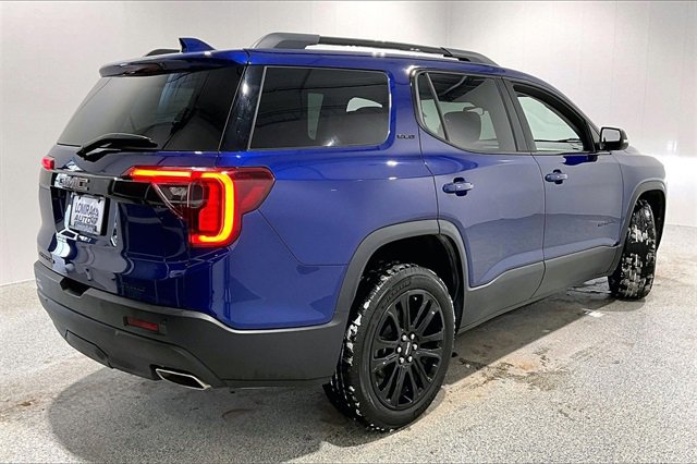 Used 2023 GMC Acadia SLE image 5