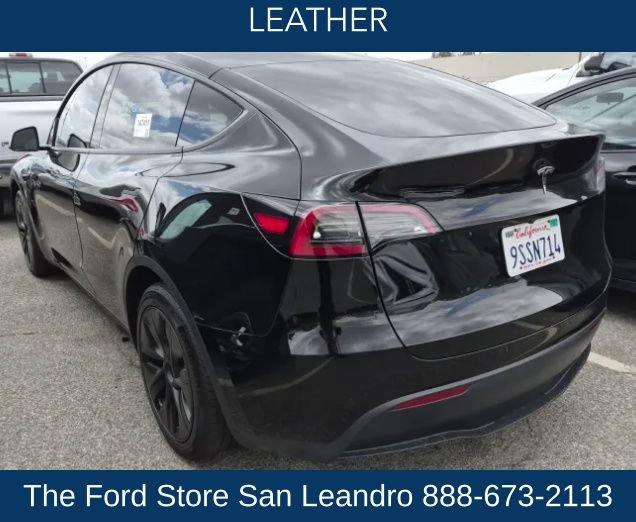 Used 2025 Tesla Model Y Long Range RWD image 3