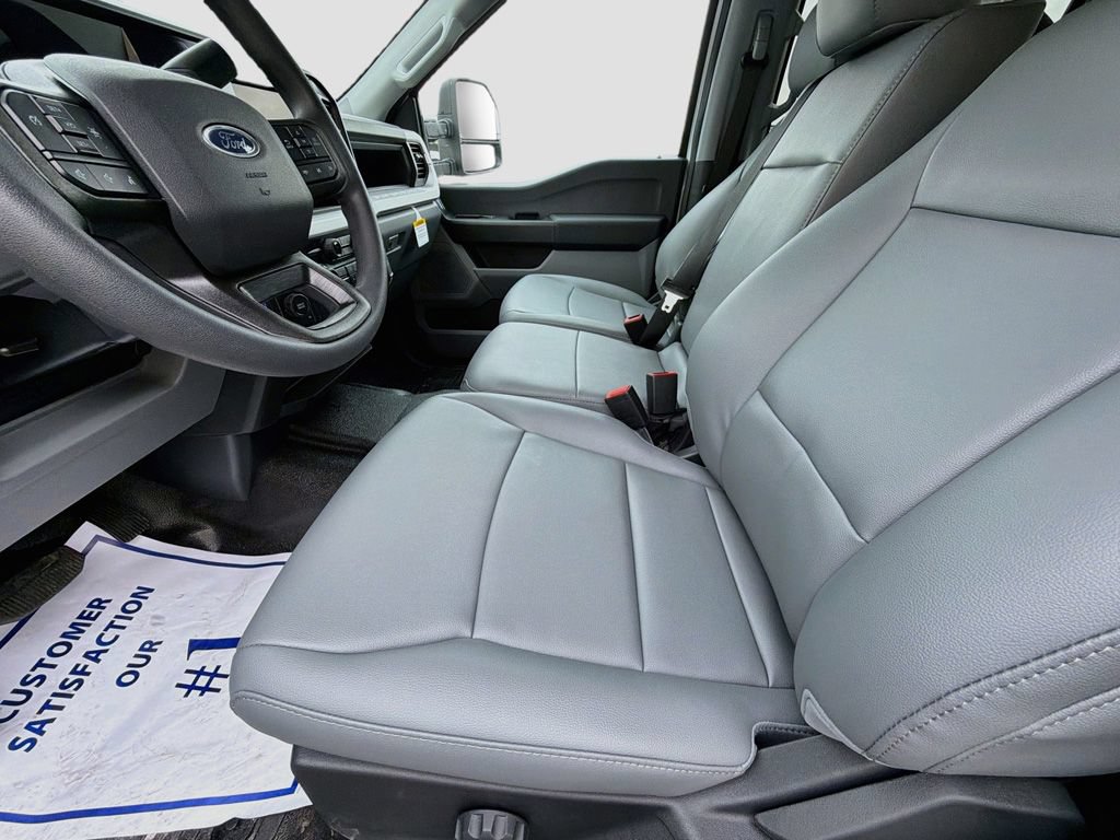 New 2026 Ford F550 4x4 Crew Cab image 19