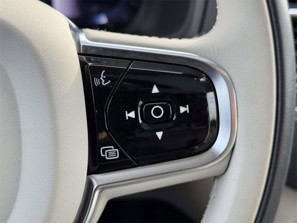 Certified 2024 Volvo XC90 B5 Core w/ Climate Package image 20