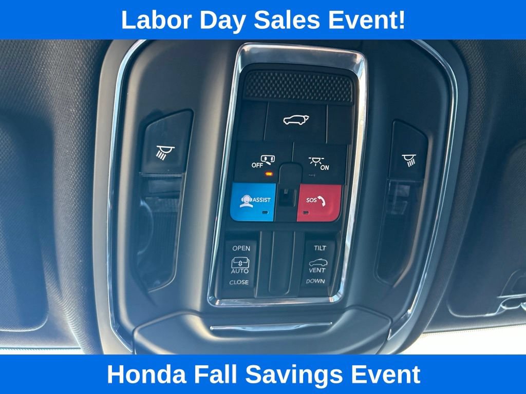 Used 2024 Jeep Grand Cherokee Altitude AWD/4WD image 28