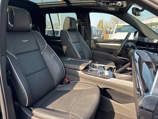 Certified 2025 Cadillac Escalade Sport w/ Touring Package AWD/4WD image 29