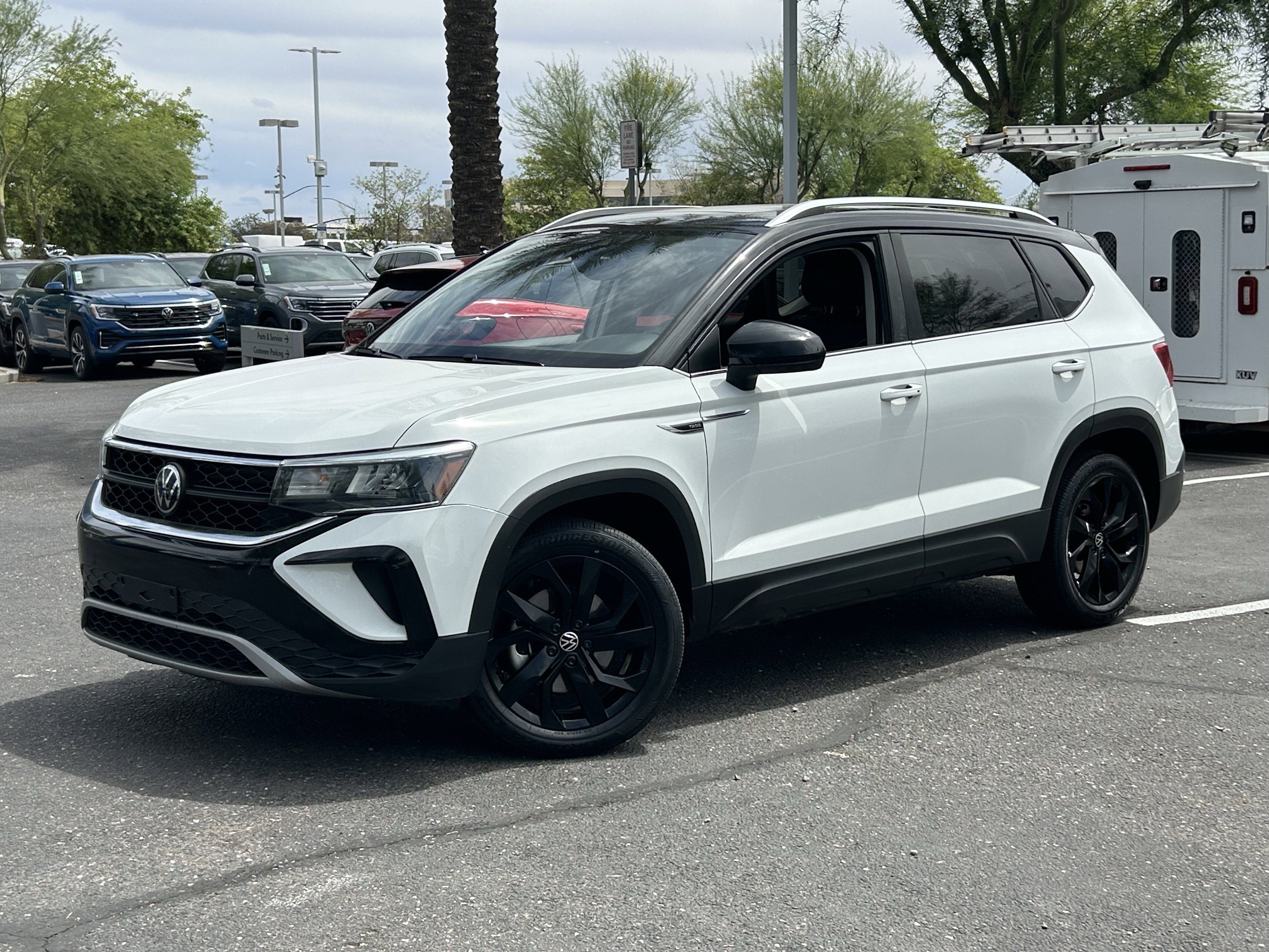 Used 2023 Volkswagen Taos SE w/ Panoramic Sunroof Package image 31