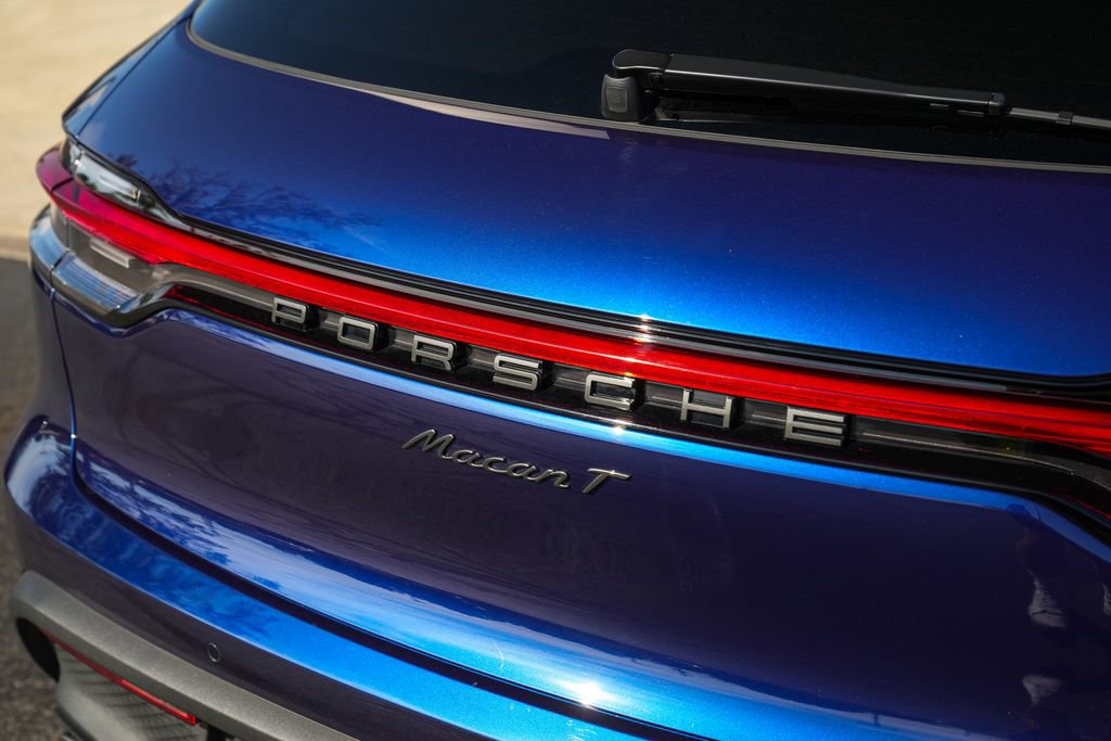 Certified 2026 Porsche Macan Turbo AWD/4WD image 17