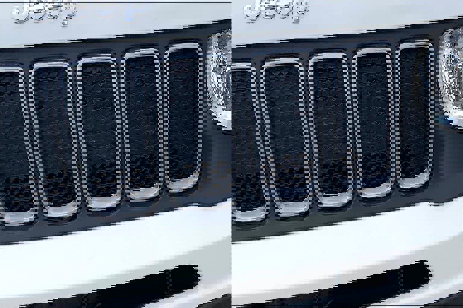 Used 2023 Jeep Renegade Latitude image 28