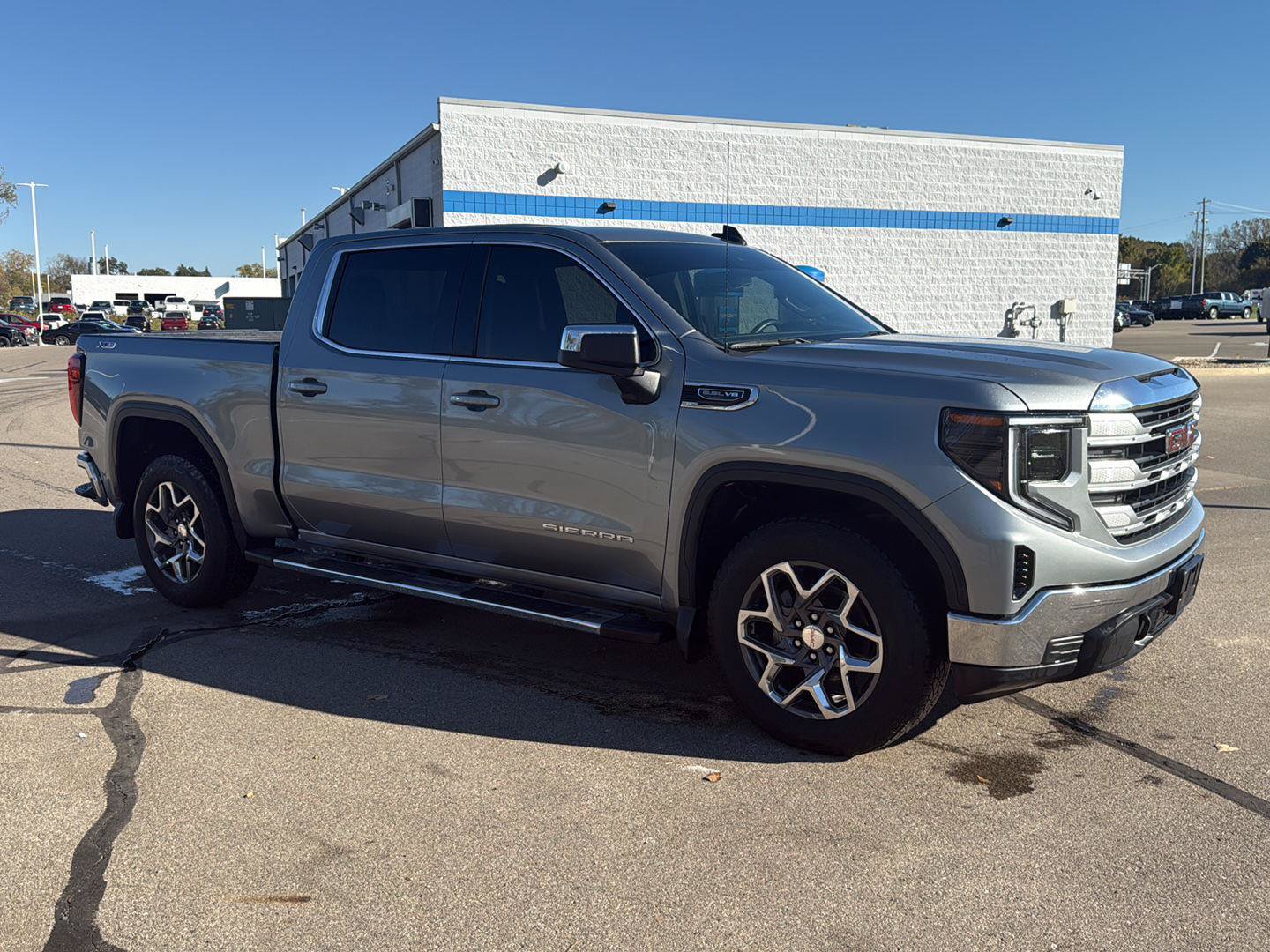 Used 2025 GMC Sierra 1500 SLE AWD/4WD image 10