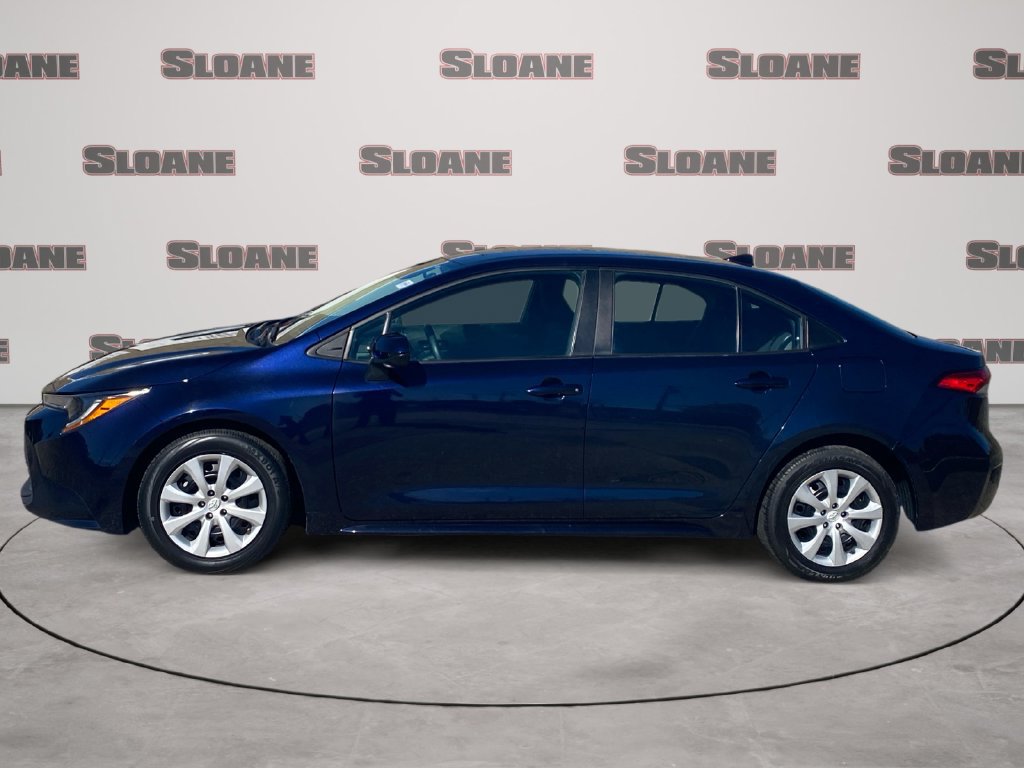 Used 2024 Toyota Corolla LE FWD image 2
