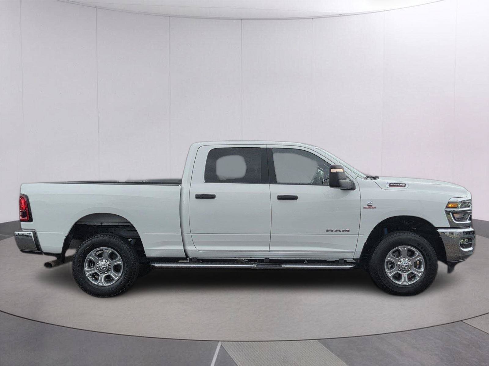 Used 2025 RAM 2500 Big Horn AWD/4WD image 3