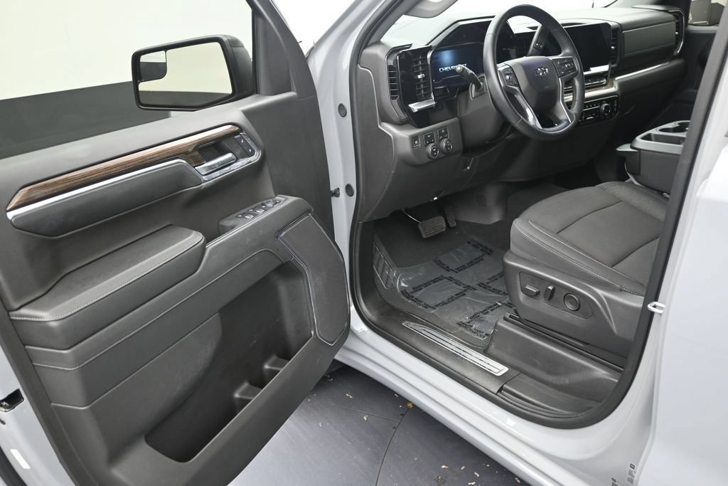 Used 2024 Chevrolet Silverado 1500 RST w/ Protection Package AWD/4WD image 10