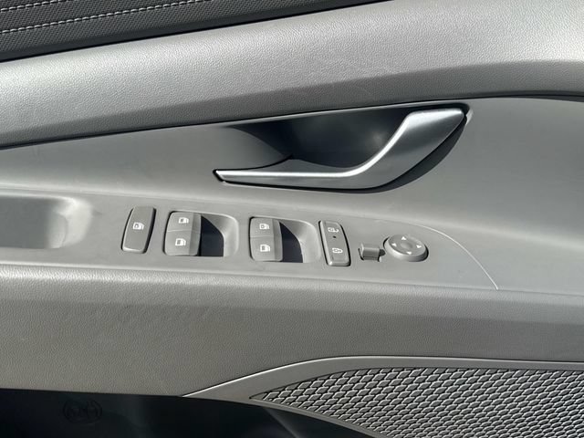 Used 2024 Hyundai Elantra SEL FWD image 26