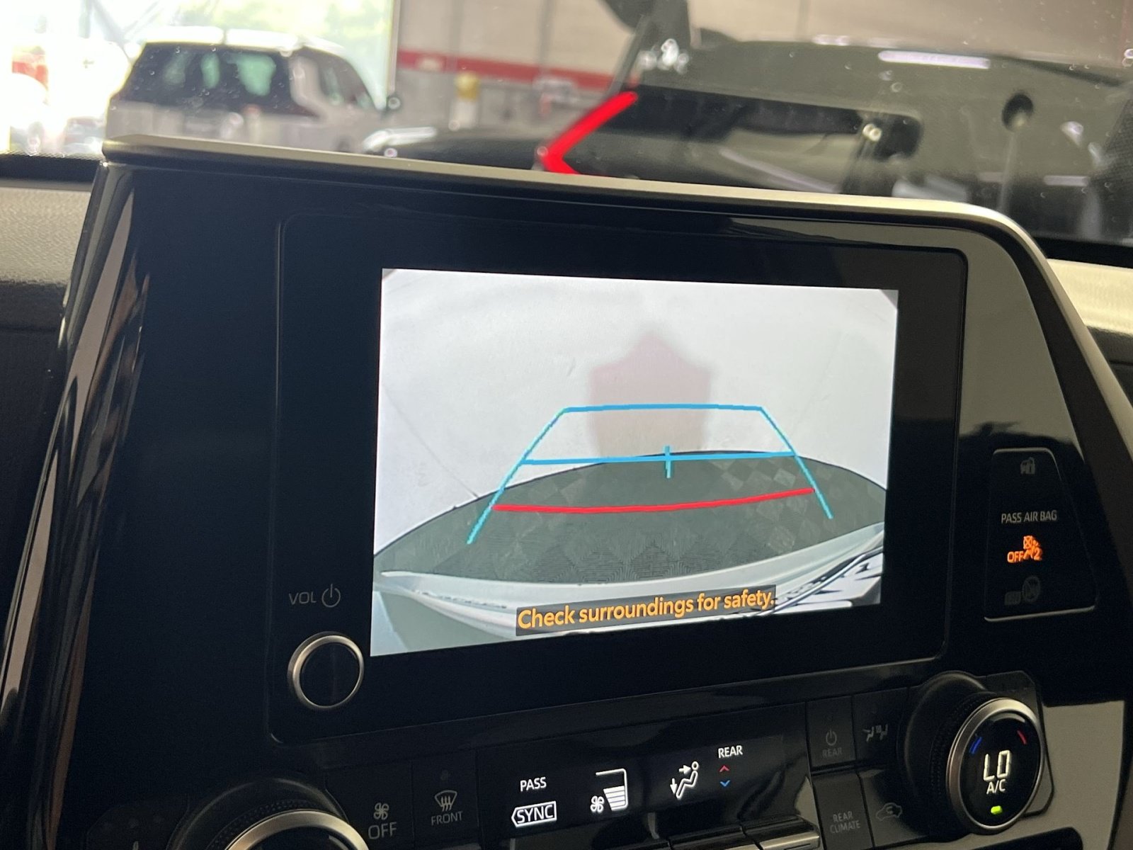 Used 2025 Toyota Highlander XLE AWD/4WD image 19
