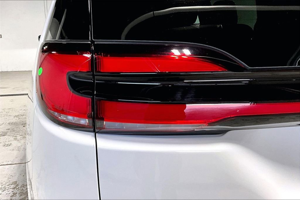 New 2026 Chrysler Pacifica Select image 31