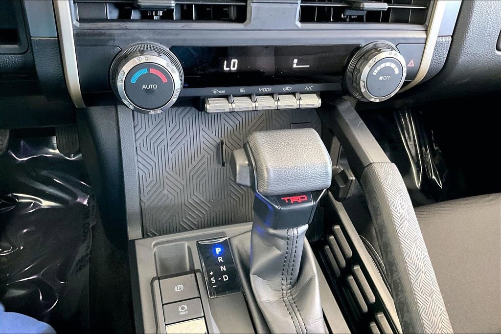 Certified 2025 Toyota Tacoma TRD Off-Road AWD/4WD image 16