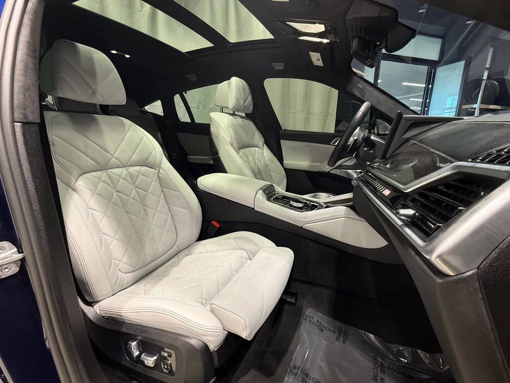 Used 2024 BMW X6 M60i w/ Dynamic Handling Package image 33