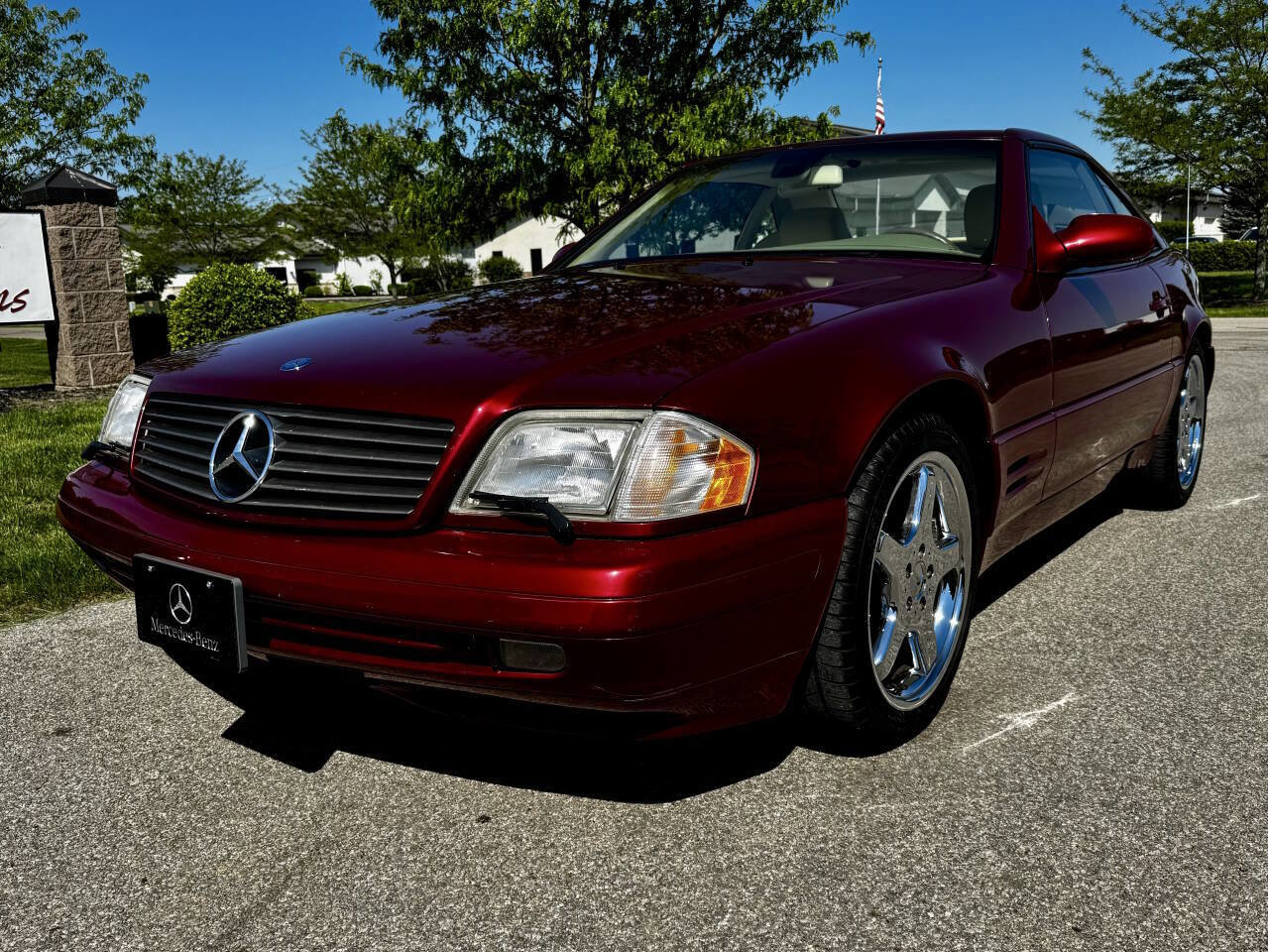 Used 1999 Mercedes-Benz SL 500 image 2