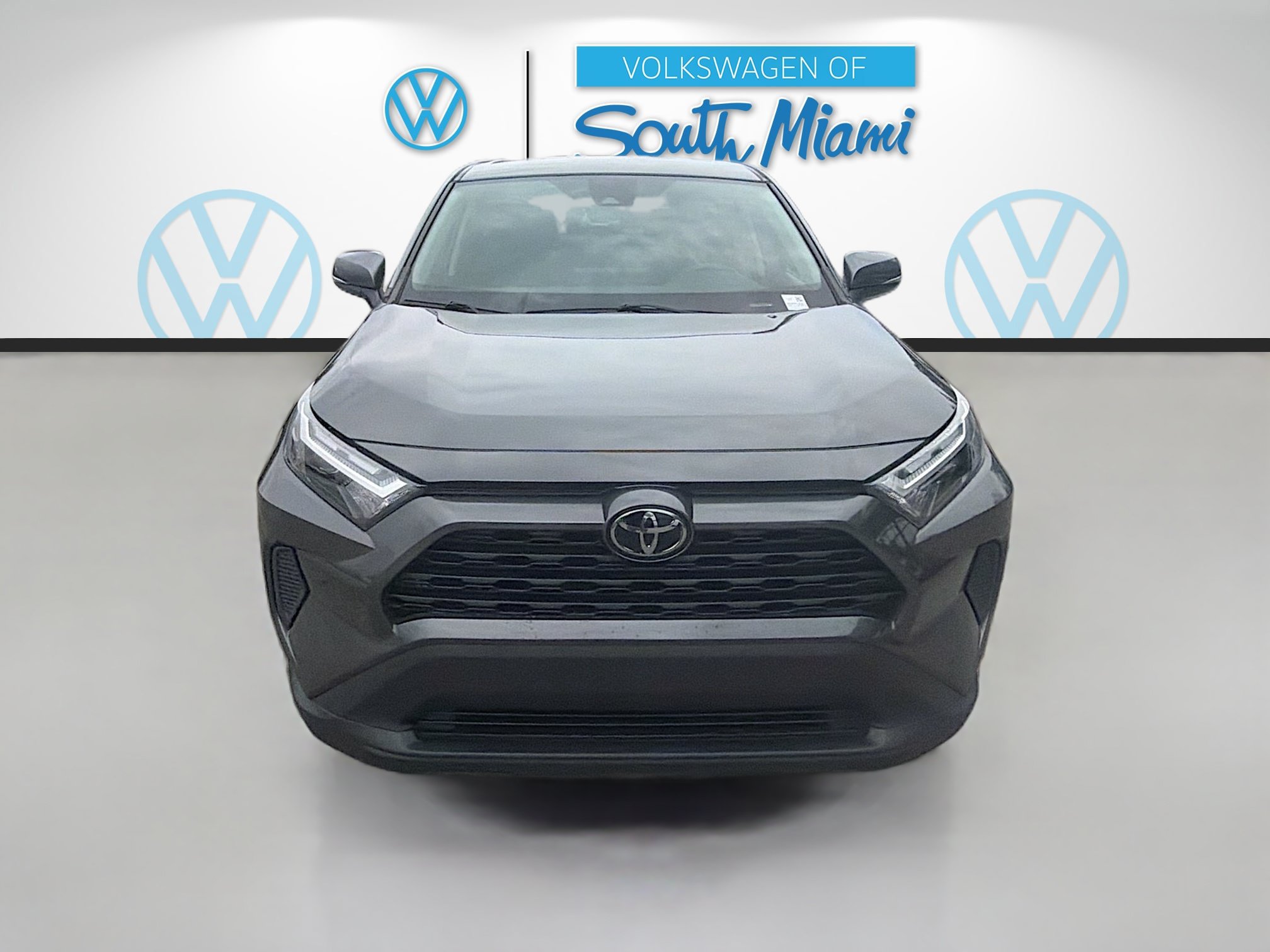 Used 2023 Toyota RAV4 LE AWD/4WD image 2