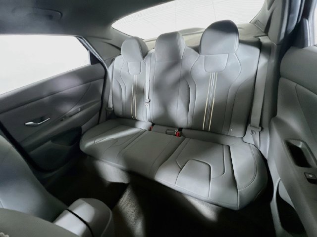 Used 2023 Hyundai Elantra SEL FWD image 27