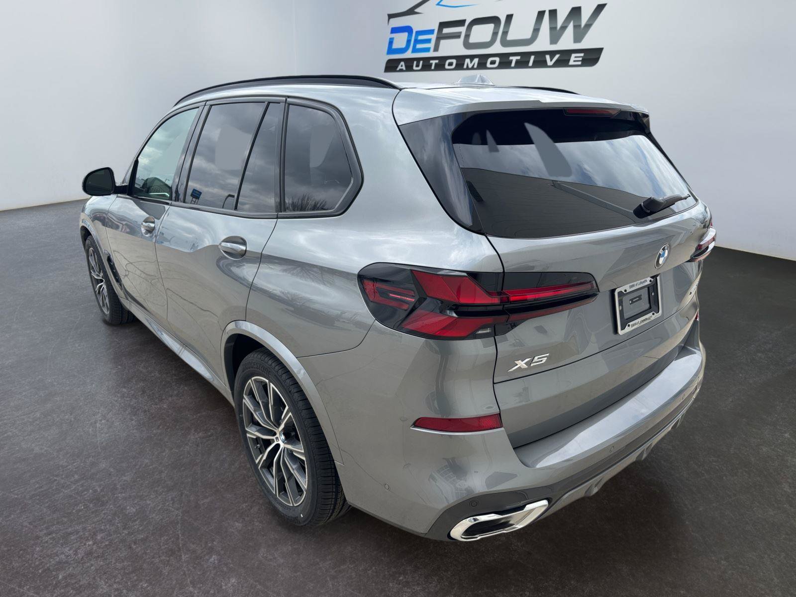 Used 2026 BMW X5 xDrive40i w/ M Sport Package AWD/4WD image 17