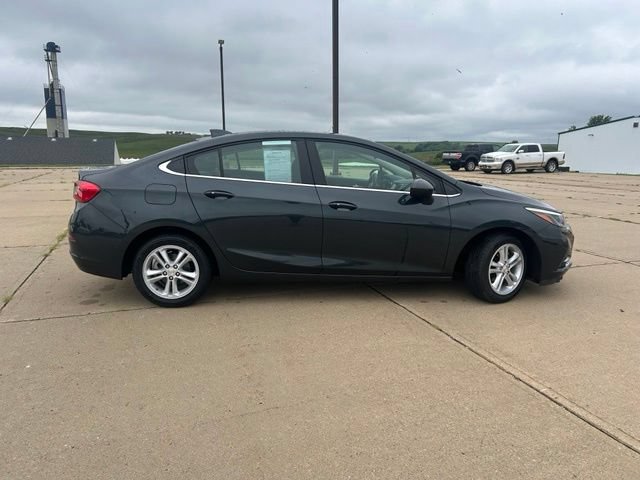 Used 2018 Chevrolet Cruze LT w/ LT Convenience Package FWD image 8