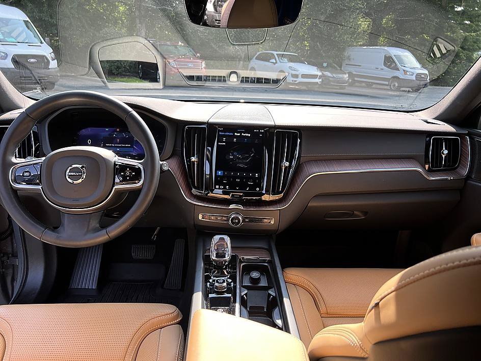 Used 2024 Volvo XC60 B5 Ultimate w/ Protection Package Premier AWD/4WD image 13