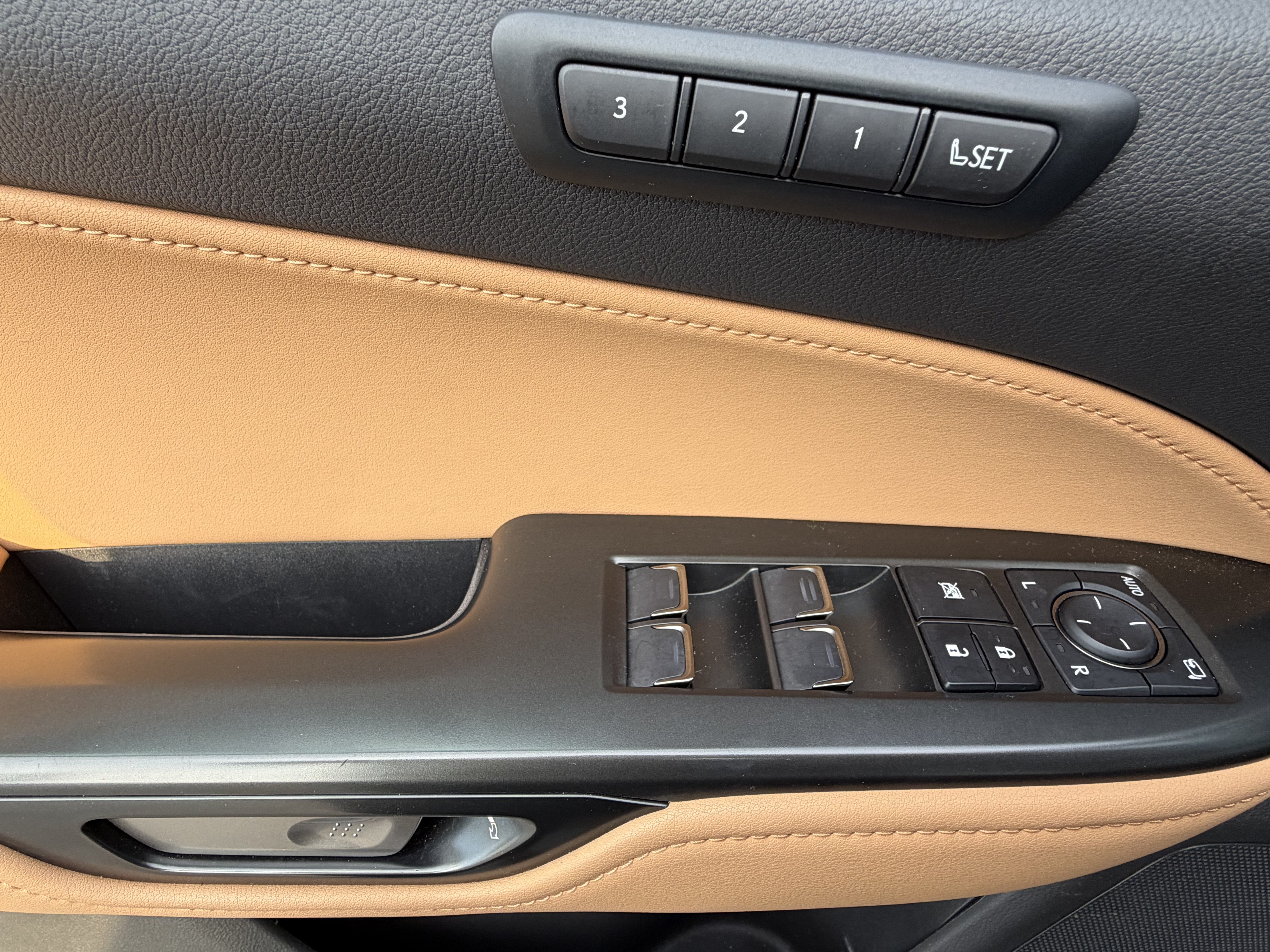 Certified 2025 Lexus NX 250 FWD w/ Premium Package image 14