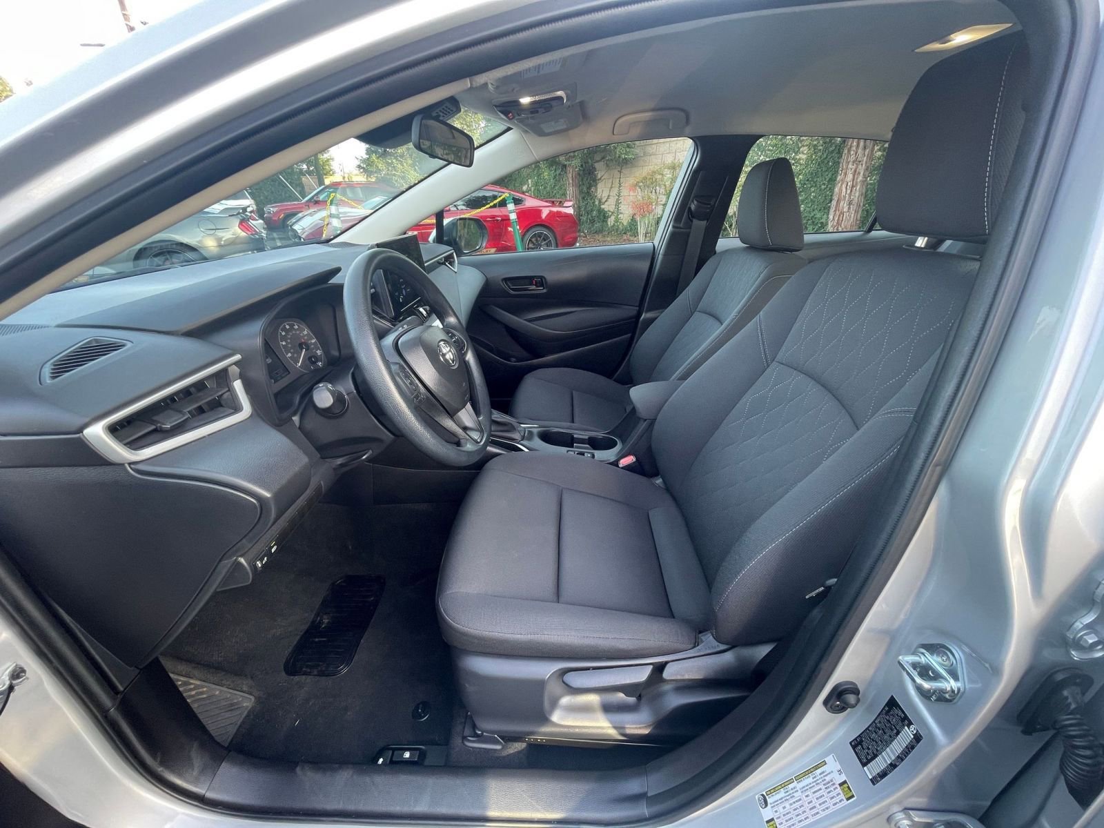 Used 2025 Toyota Corolla LE image 27