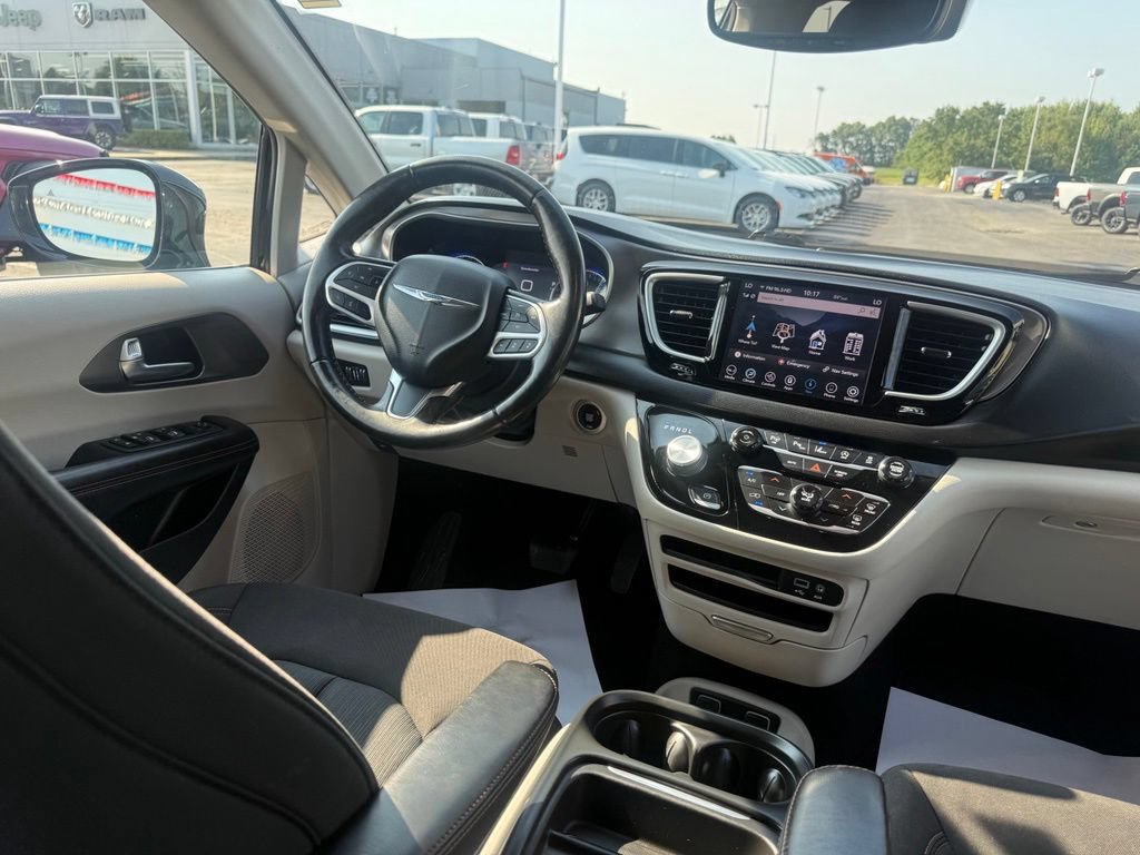 Used 2020 Chrysler Pacifica Touring w/ Advanced Safetytec Group FWD image 51