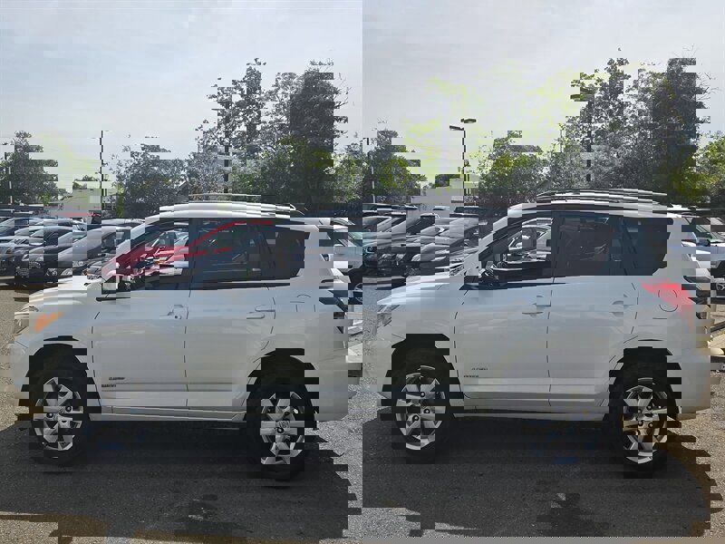 Used 2006 Toyota RAV4 Limited image 3