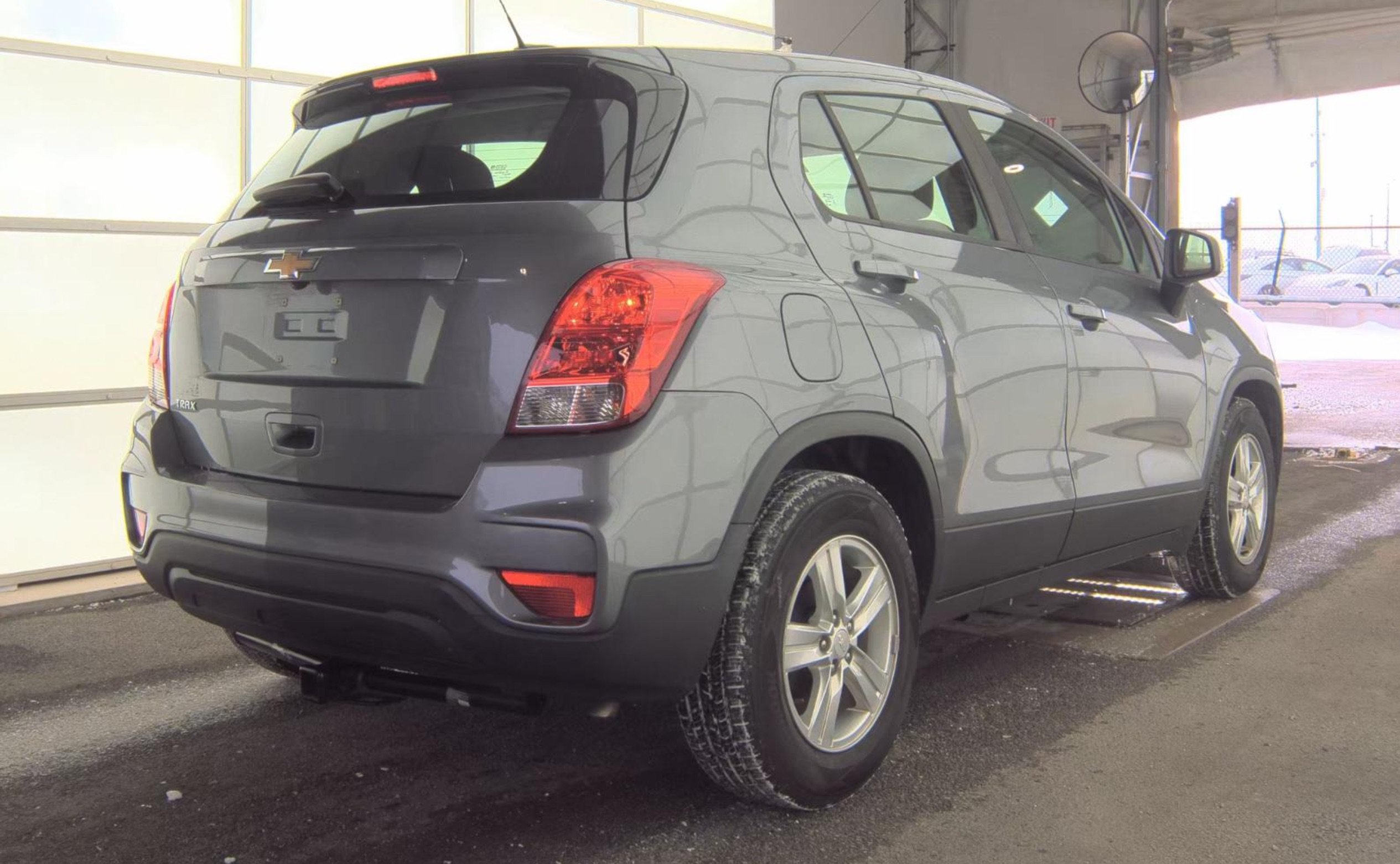 Used 2020 Chevrolet Trax LS FWD image 3