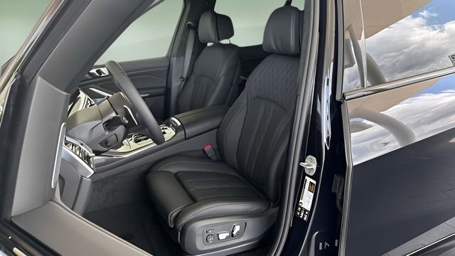 Used 2026 BMW X7 M60i image 68