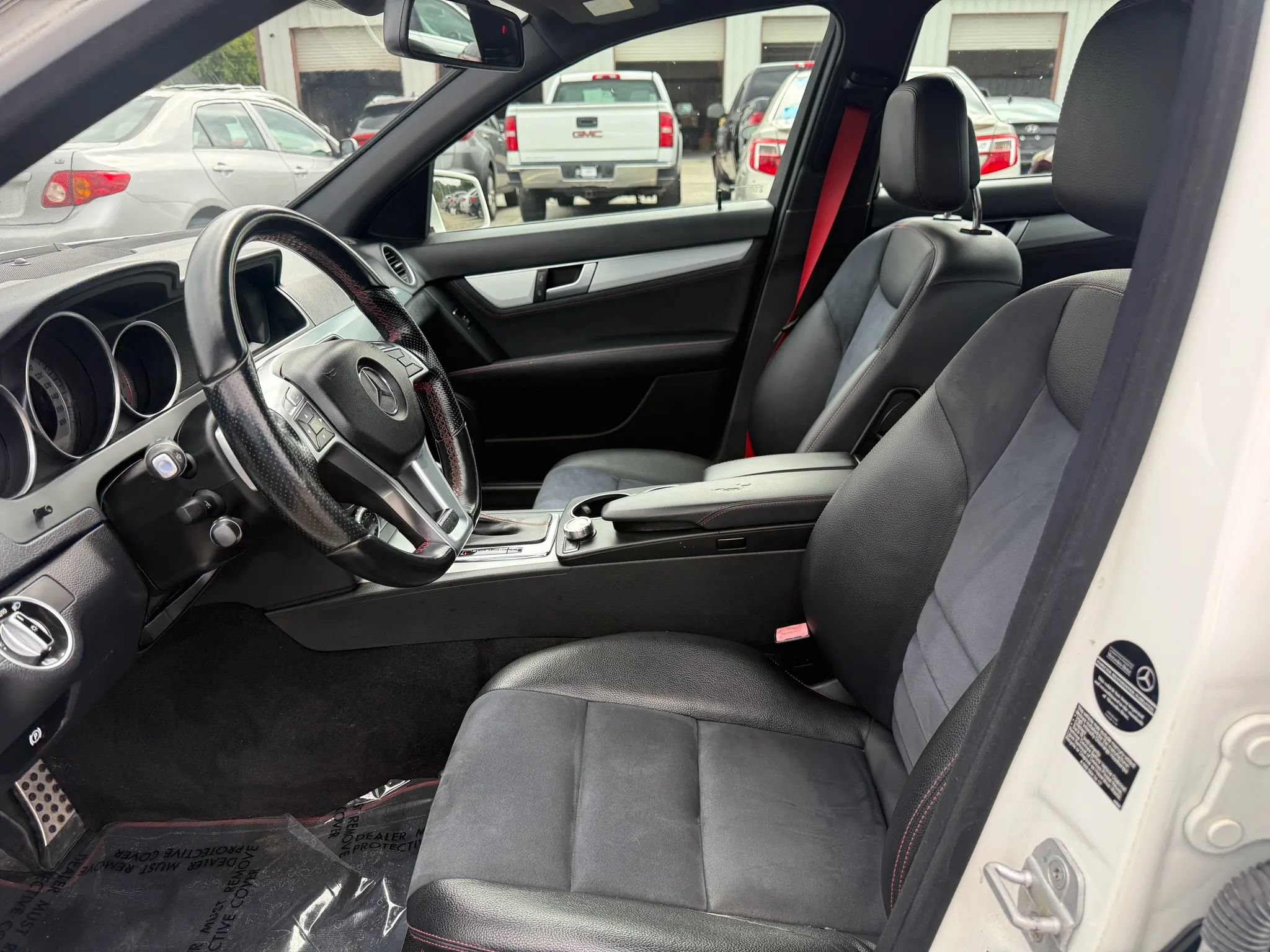Used 2014 Mercedes-Benz C 300 4MATIC Sedan image 2