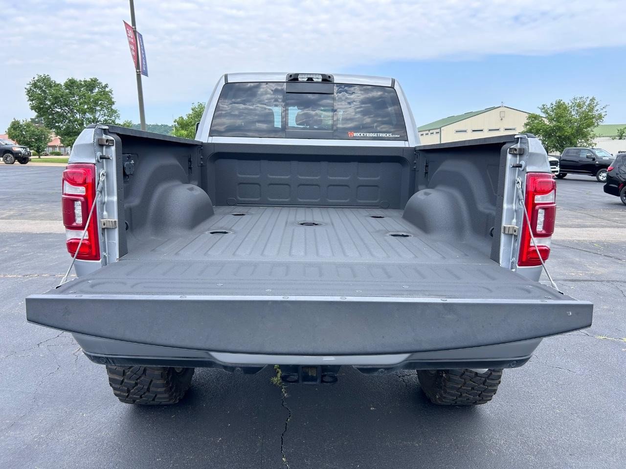 Used 2024 RAM 2500 Laramie w/ Sport Appearance Package AWD/4WD image 5