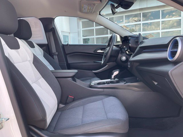 Used 2024 Chevrolet Trax LS w/ LS Convenience Package FWD image 20