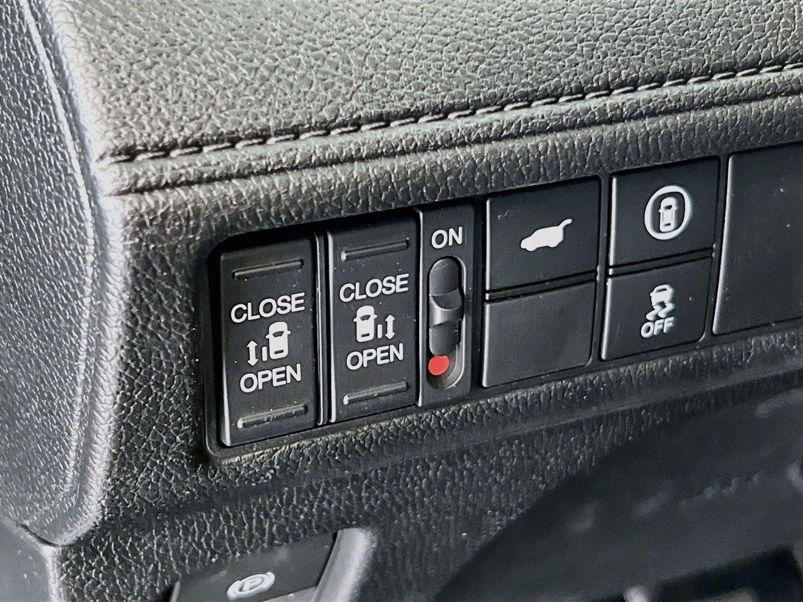 Used 2023 Honda Odyssey Sport image 14