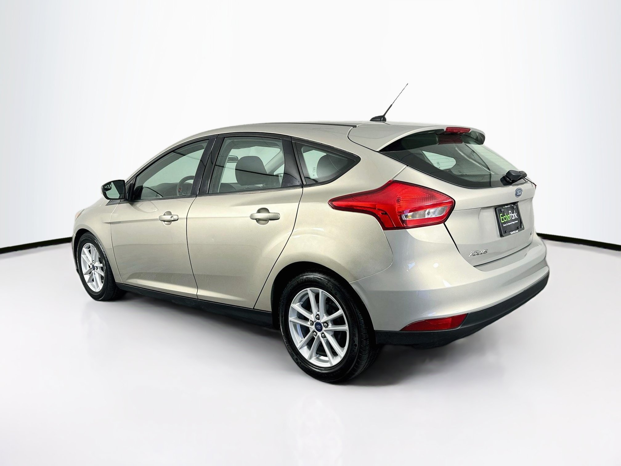 Used 2015 Ford Focus SE FWD image 5