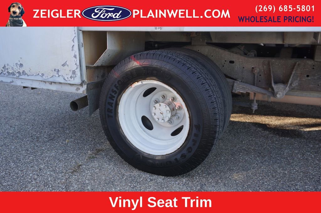 Used 2011 Ford E-450 and Econoline 450 Super Duty image 4