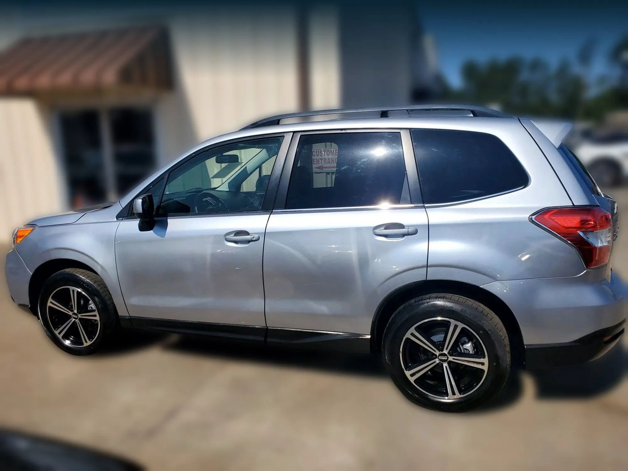 Used 2016 Subaru Forester 2.5i Limited AWD/4WD image 9