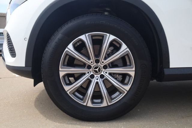 Used 2025 Mercedes-Benz GLC 300 image 10