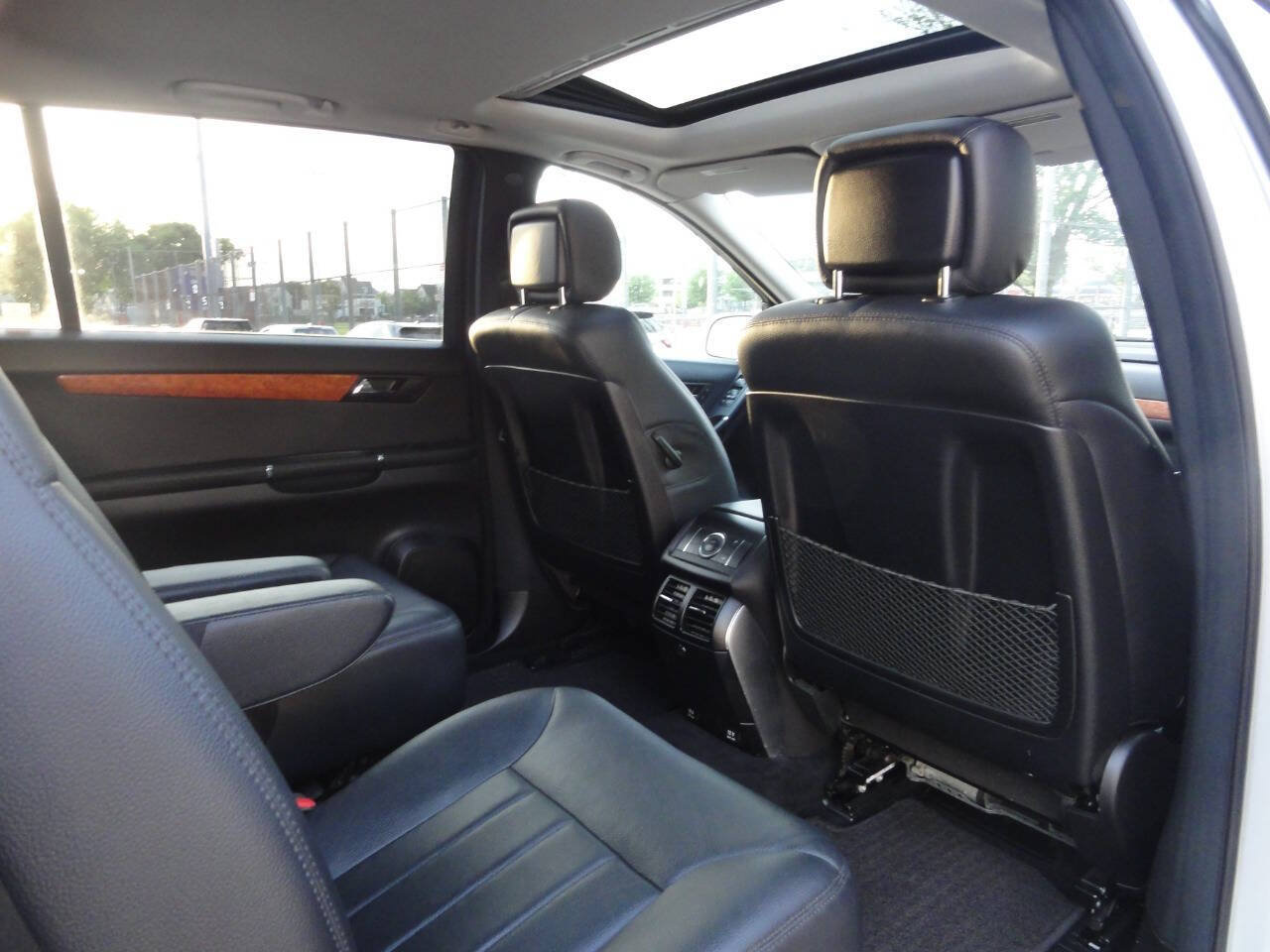 Used 2006 Mercedes-Benz R 350 4MATIC image 27