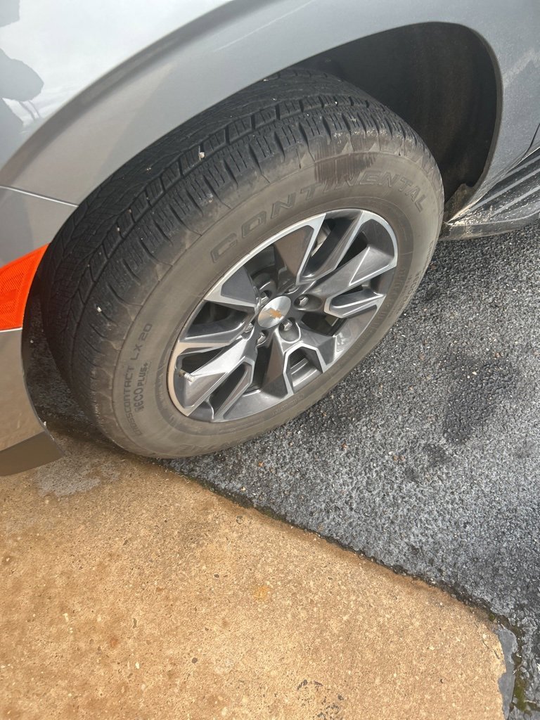 Used 2024 Chevrolet Tahoe LT w/ LT Signature Package image 2