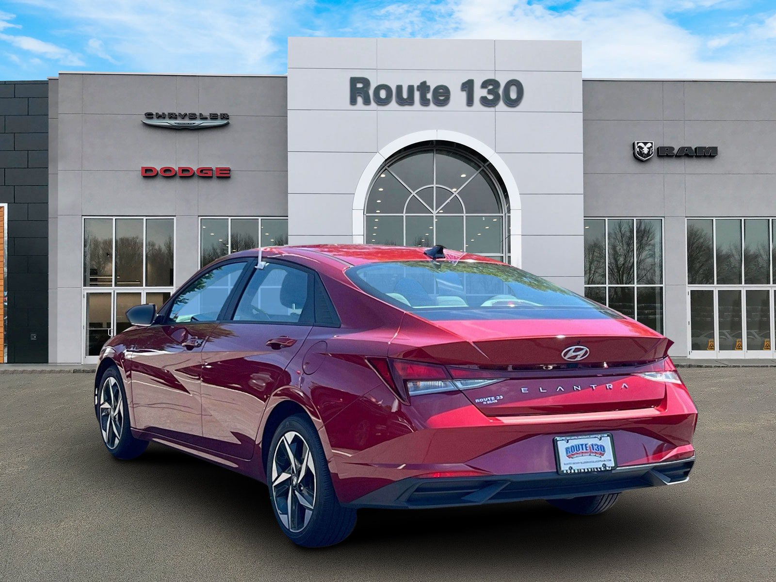 Used 2023 Hyundai Elantra SEL w/ Convenience Package FWD image 3