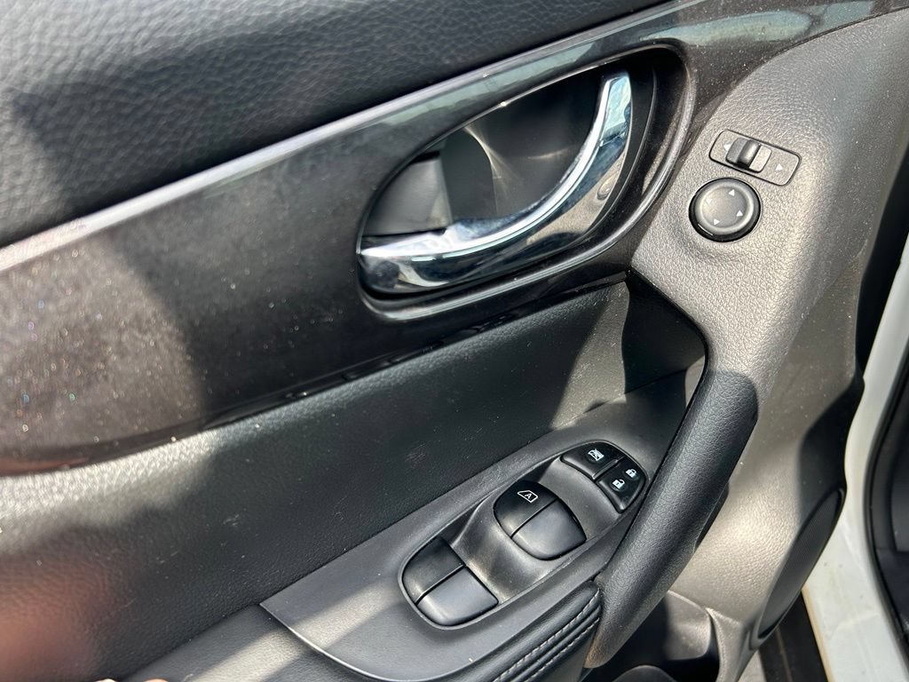 Used 2018 Nissan Rogue S FWD image 10