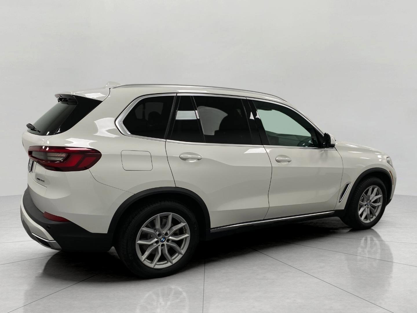 Certified 2022 BMW X5 xDrive40i image 2