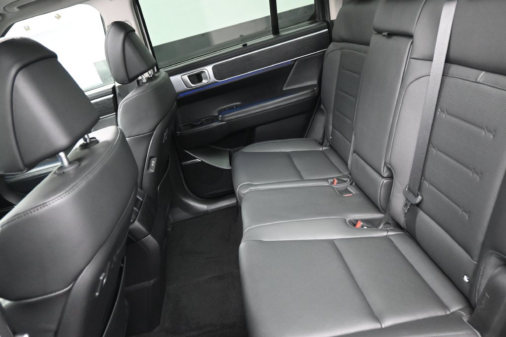 Used 2025 Hyundai Santa Fe Limited FWD image 28